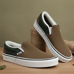 NEW! VANS Asher Classic Brown & Green Suede Sherpa Slip-on Sneakers NWT 12.13